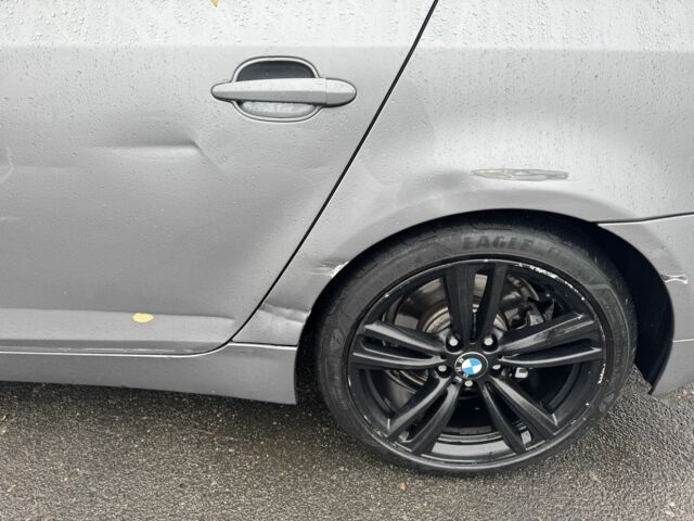 Серый БМВ 5 Серия, объемом двигателя 2.5 л и пробегом 227 тыс. км за 7000 $, фото 6 на Automoto.ua