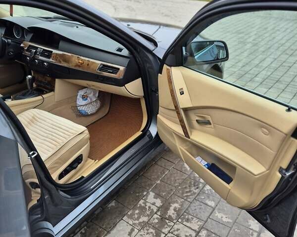 Серый БМВ 5 Серия, объемом двигателя 2.5 л и пробегом 251 тыс. км за 8500 $, фото 34 на Automoto.ua