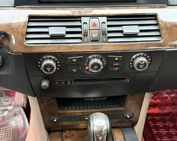 Серый БМВ 5 Серия, объемом двигателя 2.5 л и пробегом 378 тыс. км за 6500 $, фото 27 на Automoto.ua