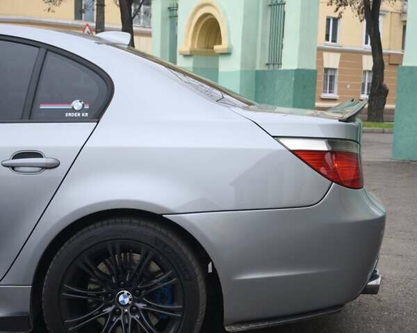 Серый БМВ 5 Серия, объемом двигателя 3 л и пробегом 351 тыс. км за 13000 $, фото 9 на Automoto.ua