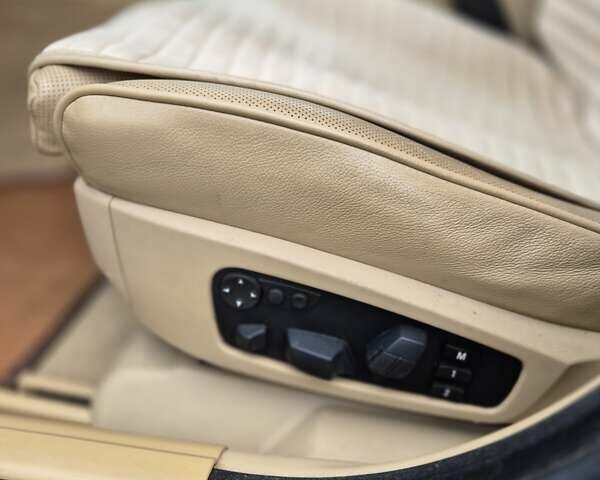 Серый БМВ 5 Серия, объемом двигателя 2.5 л и пробегом 251 тыс. км за 8500 $, фото 17 на Automoto.ua