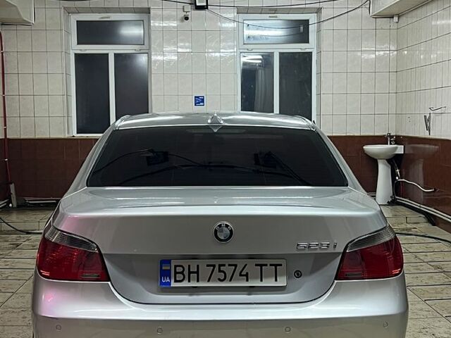 Серый БМВ 5 Серия, объемом двигателя 2.5 л и пробегом 239 тыс. км за 8300 $, фото 3 на Automoto.ua