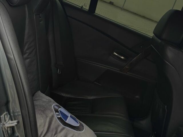 Серый БМВ 5 Серия, объемом двигателя 3 л и пробегом 399 тыс. км за 8850 $, фото 21 на Automoto.ua