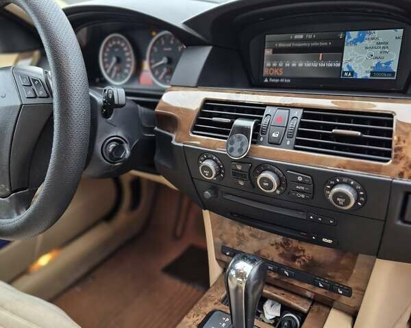 Серый БМВ 5 Серия, объемом двигателя 2.5 л и пробегом 251 тыс. км за 8500 $, фото 20 на Automoto.ua