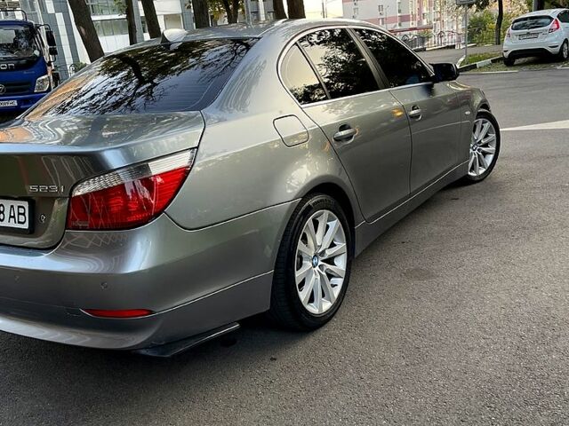 Серый БМВ 5 Серия, объемом двигателя 2.5 л и пробегом 357 тыс. км за 7700 $, фото 2 на Automoto.ua