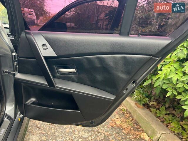 Серый БМВ 5 Серия, объемом двигателя 3 л и пробегом 225 тыс. км за 7900 $, фото 23 на Automoto.ua