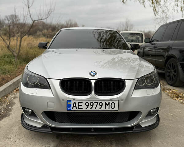 Серый БМВ 5 Серия, объемом двигателя 3 л и пробегом 254 тыс. км за 11500 $, фото 1 на Automoto.ua