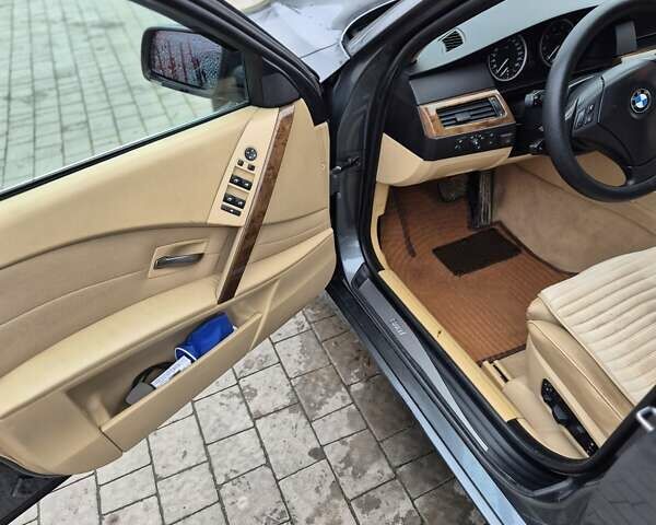 Серый БМВ 5 Серия, объемом двигателя 2.5 л и пробегом 251 тыс. км за 8500 $, фото 39 на Automoto.ua