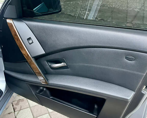 Сірий БМВ 5 Серія, об'ємом двигуна 2 л та пробігом 345 тис. км за 7200 $, фото 25 на Automoto.ua