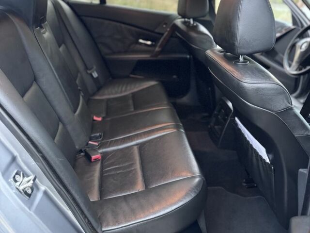 Серый БМВ 5 Серия, объемом двигателя 3 л и пробегом 350 тыс. км за 4300 $, фото 18 на Automoto.ua