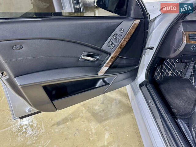 Серый БМВ 5 Серия, объемом двигателя 3 л и пробегом 254 тыс. км за 11500 $, фото 11 на Automoto.ua