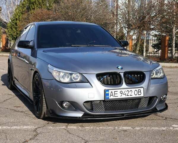 Серый БМВ 5 Серия, объемом двигателя 3 л и пробегом 351 тыс. км за 13000 $, фото 3 на Automoto.ua
