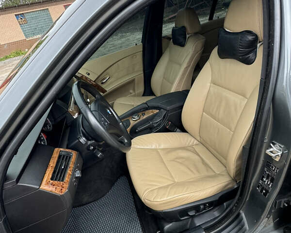 Серый БМВ 5 Серия, объемом двигателя 3 л и пробегом 497 тыс. км за 10500 $, фото 11 на Automoto.ua