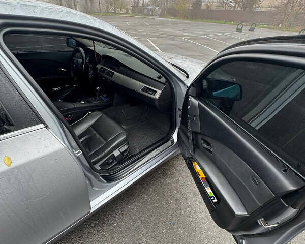 Серый БМВ 5 Серия, объемом двигателя 2.5 л и пробегом 227 тыс. км за 7000 $, фото 15 на Automoto.ua