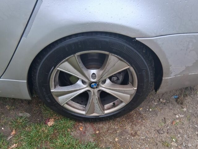 Серый БМВ 5 Серия, объемом двигателя 2 л и пробегом 275 тыс. км за 1500 $, фото 6 на Automoto.ua