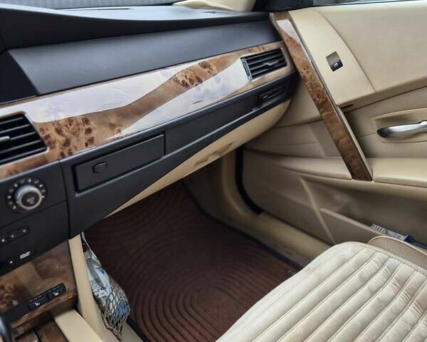 Серый БМВ 5 Серия, объемом двигателя 2.5 л и пробегом 251 тыс. км за 8500 $, фото 4 на Automoto.ua