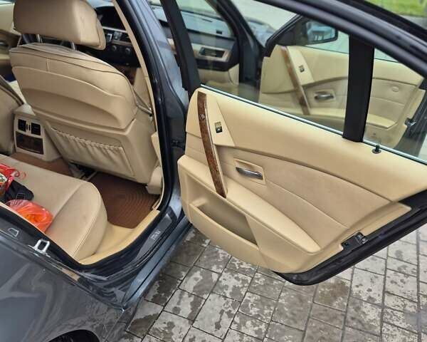 Серый БМВ 5 Серия, объемом двигателя 2.5 л и пробегом 251 тыс. км за 8500 $, фото 33 на Automoto.ua