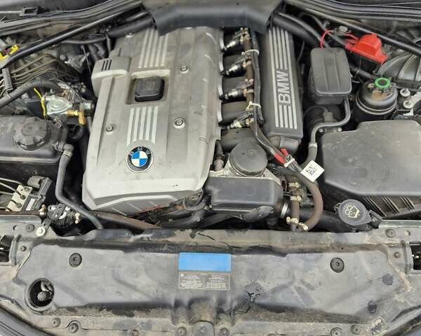 Серый БМВ 5 Серия, объемом двигателя 2.5 л и пробегом 251 тыс. км за 8500 $, фото 13 на Automoto.ua