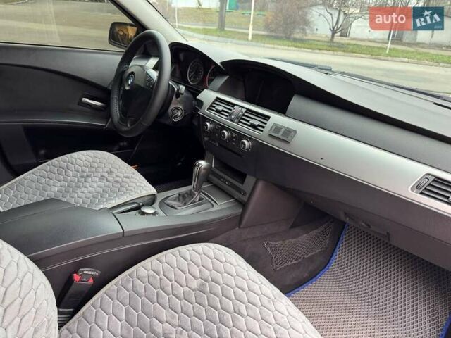 Серый БМВ 5 Серия, объемом двигателя 2.5 л и пробегом 289 тыс. км за 7500 $, фото 9 на Automoto.ua