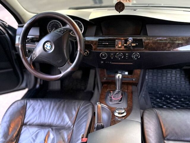 Серый БМВ 5 Серия, объемом двигателя 2.5 л и пробегом 357 тыс. км за 7700 $, фото 9 на Automoto.ua