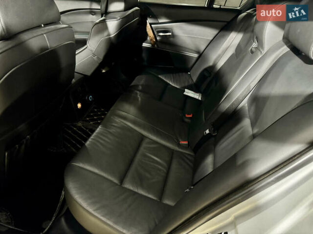 Серый БМВ 5 Серия, объемом двигателя 3 л и пробегом 254 тыс. км за 11500 $, фото 9 на Automoto.ua