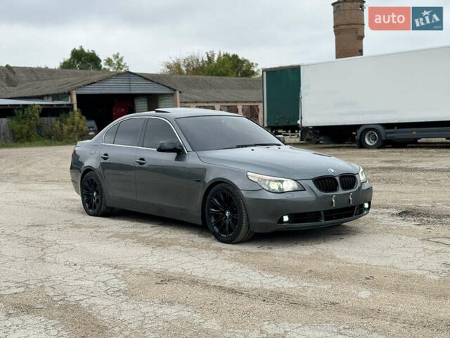 Серый БМВ 5 Серия, объемом двигателя 3 л и пробегом 497 тыс. км за 10500 $, фото 3 на Automoto.ua