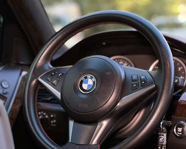 Серый БМВ 5 Серия, объемом двигателя 3 л и пробегом 254 тыс. км за 11500 $, фото 24 на Automoto.ua