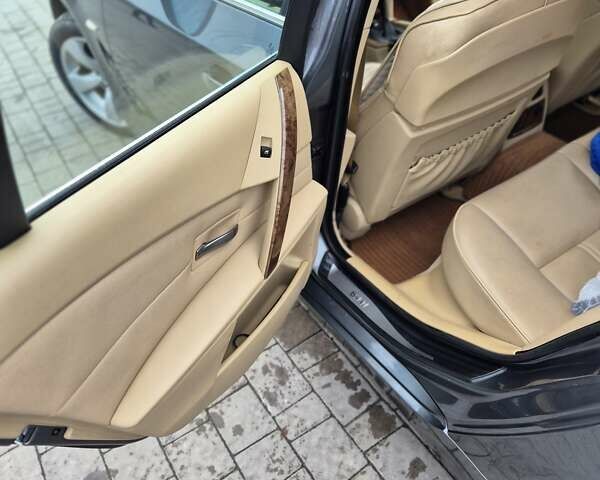 Серый БМВ 5 Серия, объемом двигателя 2.5 л и пробегом 251 тыс. км за 8500 $, фото 40 на Automoto.ua