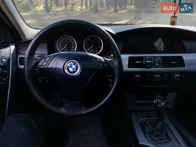 Серый БМВ 5 Серия, объемом двигателя 2.5 л и пробегом 275 тыс. км за 10000 $, фото 3 на Automoto.ua