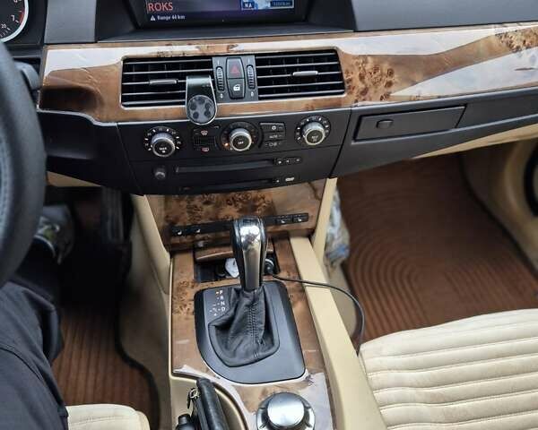 Серый БМВ 5 Серия, объемом двигателя 2.5 л и пробегом 251 тыс. км за 8500 $, фото 5 на Automoto.ua