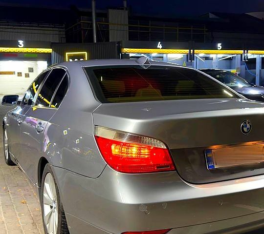 Серый БМВ 5 Серия, объемом двигателя 3 л и пробегом 220 тыс. км за 7300 $, фото 3 на Automoto.ua