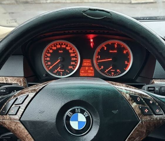 Серый БМВ 5 Серия, объемом двигателя 3 л и пробегом 300 тыс. км за 4500 $, фото 17 на Automoto.ua