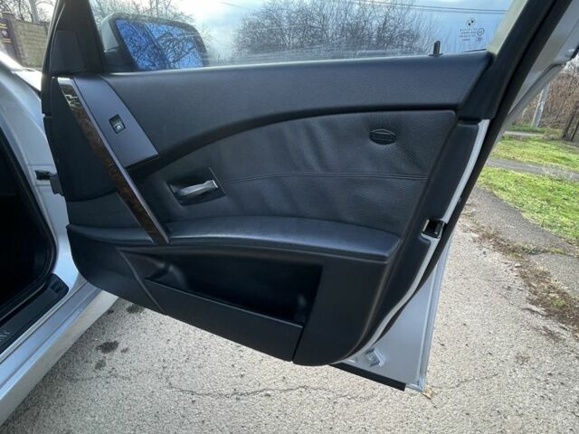 Серый БМВ 5 Серия, объемом двигателя 2.5 л и пробегом 285 тыс. км за 6990 $, фото 15 на Automoto.ua