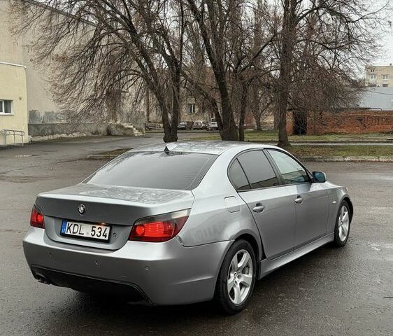 Серый БМВ 5 Серия, объемом двигателя 3 л и пробегом 300 тыс. км за 4500 $, фото 4 на Automoto.ua