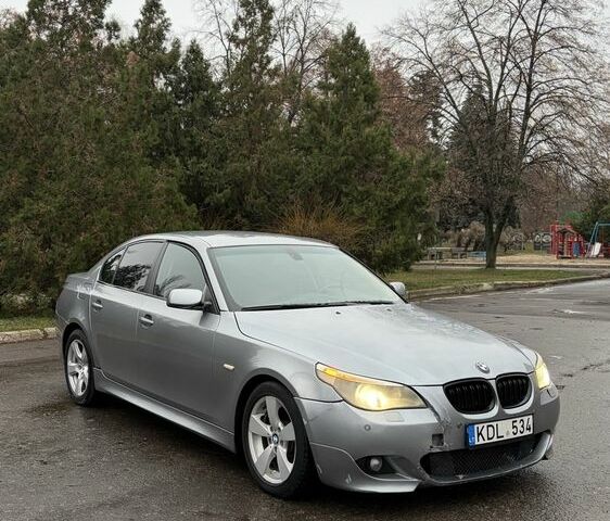 Серый БМВ 5 Серия, объемом двигателя 3 л и пробегом 300 тыс. км за 4500 $, фото 6 на Automoto.ua