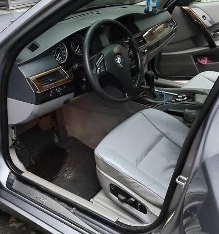 Серый БМВ 5 Серия, объемом двигателя 3 л и пробегом 295 тыс. км за 6500 $, фото 9 на Automoto.ua