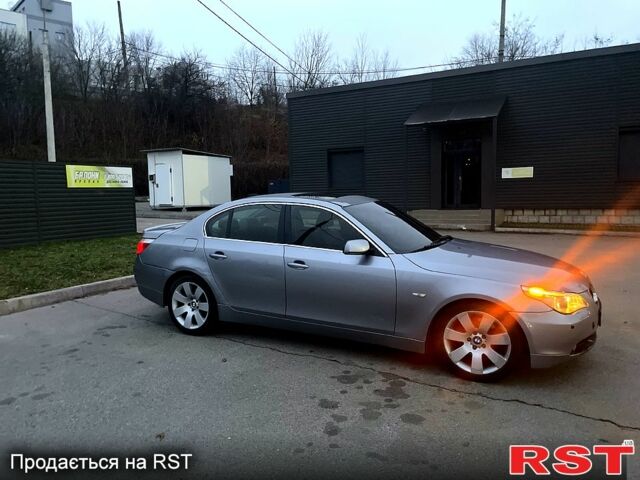 Серый БМВ 5 Серия, объемом двигателя 3 л и пробегом 294 тыс. км за 6500 $, фото 2 на Automoto.ua