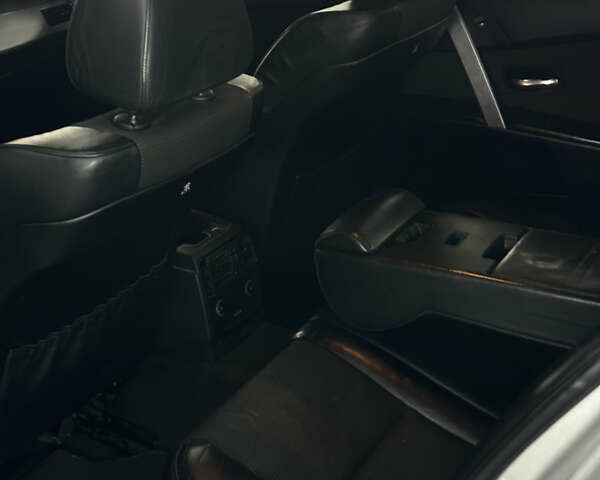 Сірий БМВ 5 Серія, об'ємом двигуна 3 л та пробігом 380 тис. км за 9700 $, фото 11 на Automoto.ua