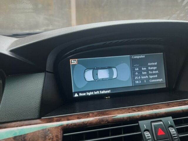 Серый БМВ 5 Серия, объемом двигателя 3 л и пробегом 374 тыс. км за 8200 $, фото 3 на Automoto.ua