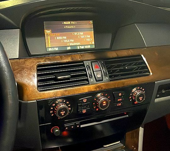 Серый БМВ 5 Серия, объемом двигателя 3 л и пробегом 294 тыс. км за 6500 $, фото 6 на Automoto.ua