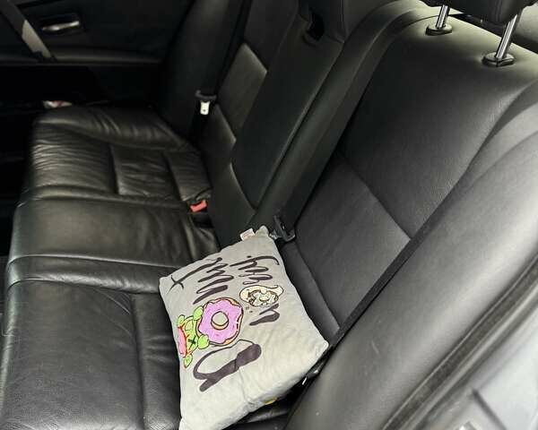 Серый БМВ 5 Серия, объемом двигателя 2 л и пробегом 300 тыс. км за 7000 $, фото 8 на Automoto.ua