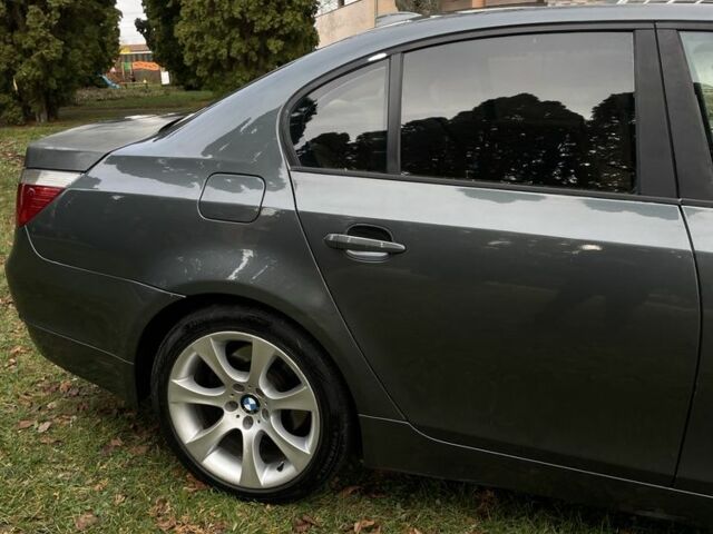 Серый БМВ 5 Серия, объемом двигателя 3 л и пробегом 362 тыс. км за 4499 $, фото 9 на Automoto.ua