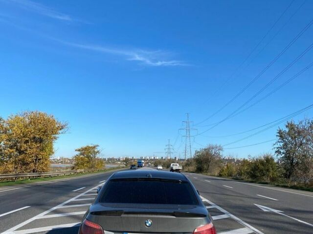 Серый БМВ 5 Серия, объемом двигателя 3 л и пробегом 374 тыс. км за 8200 $, фото 1 на Automoto.ua