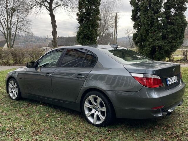 Серый БМВ 5 Серия, объемом двигателя 3 л и пробегом 362 тыс. км за 4499 $, фото 2 на Automoto.ua