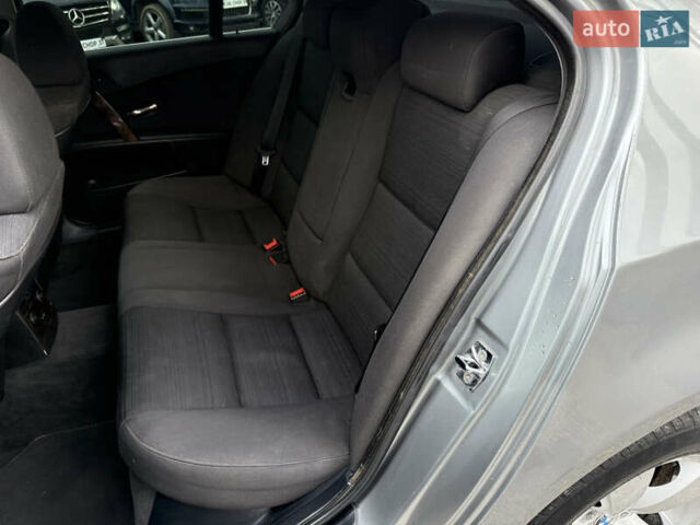 БМВ 5 Серия 2006 в Стрые на Automoto.ua Серый БМВ 5 Серия, объемом двигателя 3 л и пробегом 388 тыс. км за 8200 $, фото 52 на Automoto.ua