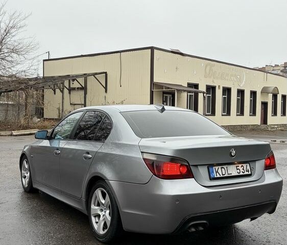 Серый БМВ 5 Серия, объемом двигателя 3 л и пробегом 300 тыс. км за 4500 $, фото 2 на Automoto.ua