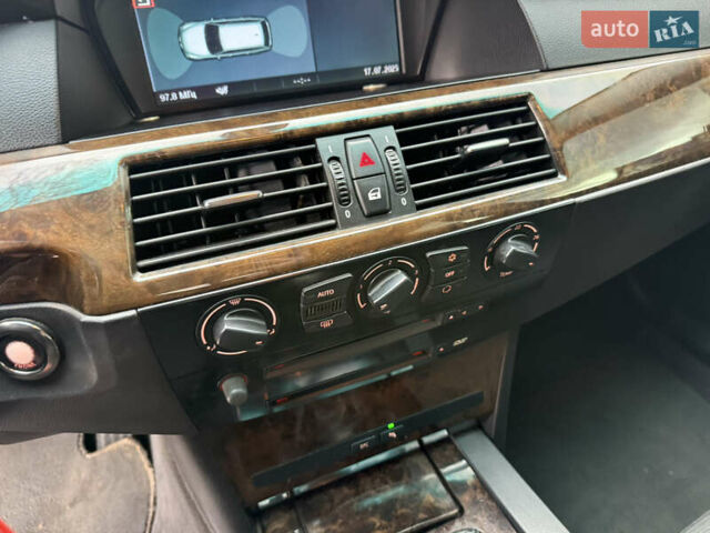 БМВ 5 Серия 2006 в Стрые на Automoto.ua Серый БМВ 5 Серия, объемом двигателя 3 л и пробегом 388 тыс. км за 8200 $, фото 40 на Automoto.ua