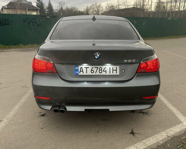 Серый БМВ 5 Серия, объемом двигателя 2.5 л и пробегом 220 тыс. км за 7500 $, фото 3 на Automoto.ua