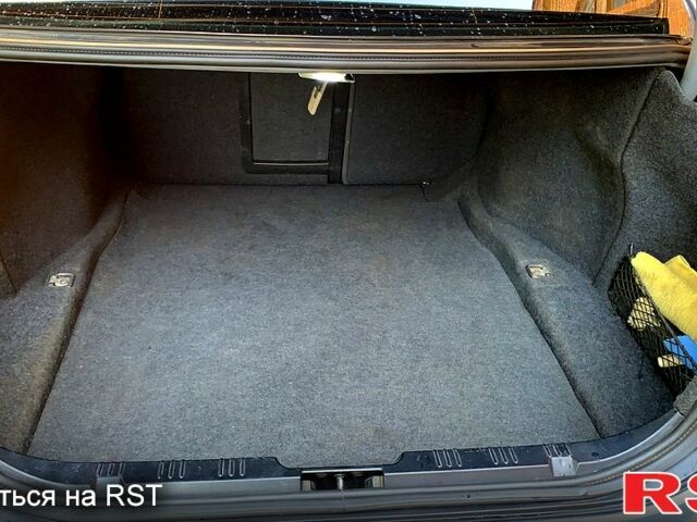 Серый БМВ 5 Серия, объемом двигателя 3 л и пробегом 301 тыс. км за 9999 $, фото 3 на Automoto.ua