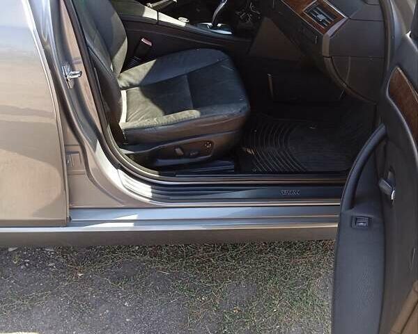 Серый БМВ 5 Серия, объемом двигателя 2.8 л и пробегом 161 тыс. км за 9500 $, фото 7 на Automoto.ua